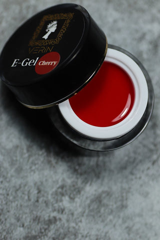 E-Gel Cherry Verin Nails